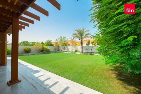 Villa in Dubai 5 bedrooms, 800 sq.m. № 58950 - photo 2