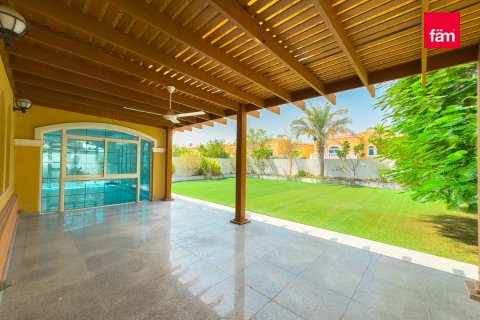 Villa in Dubai 5 bedrooms, 800 sq.m. № 58950 - photo 3