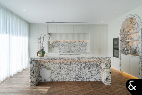 Купить виллу в Дубае: 5 спален, 845м², № 74567 - фото 15