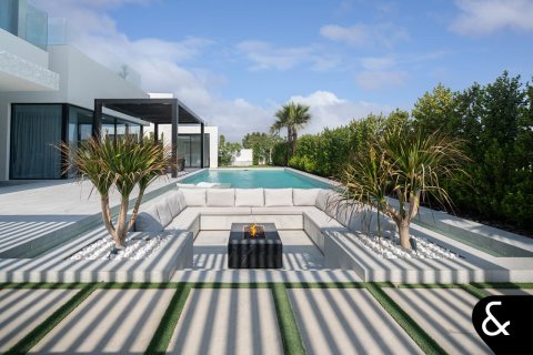 Купить виллу в Дубае: 5 спален, 845м², № 74567 - фото 10