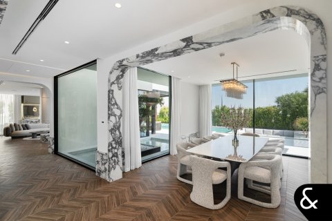 Купить виллу в Дубае: 5 спален, 845м², № 74567 - фото 18