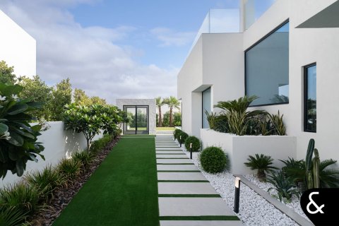 Купить виллу в Дубае: 5 спален, 845м², № 74567 - фото 5