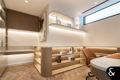 Купить виллу в Дубае: 5 спален, 845м², № 74567 - фото 11