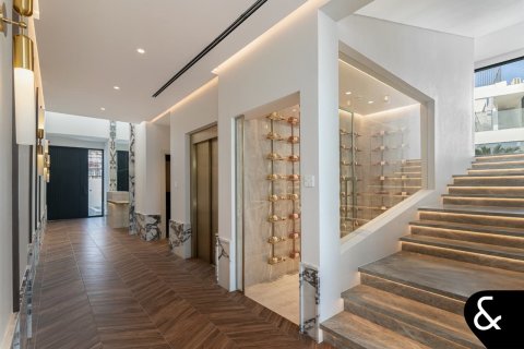 Купить виллу в Дубае: 5 спален, 845м², № 74567 - фото 12