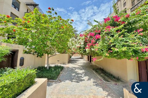 Купить квартиру в Zanzebeel, Old Town, Дубай: 2 спальни, 132м², № 74571 - фото 3