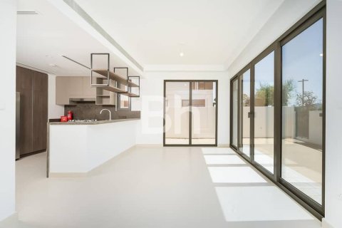Снять в аренду таунхаус в Tilal Al Ghaf, Дубай: 4 спальни, 317м², № 22089 - фото 2