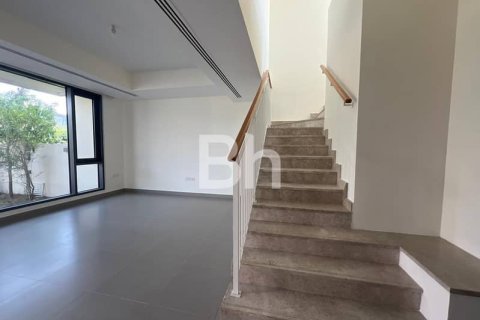 Снять в аренду таунхаус в Дубай Хилс Эстейт, Дубай: 5 спален, 279м², № 22094 - фото 3
