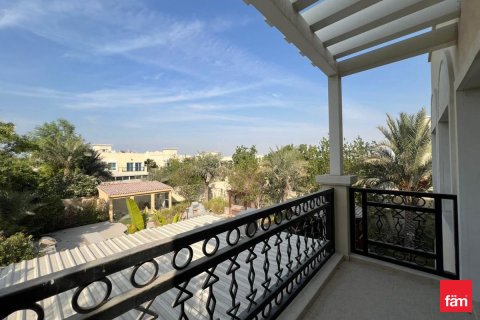 Villa in Dubai 2 bedrooms, 767 sq.m. № 111817 - photo 8