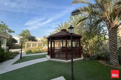 Villa in Dubai 2 bedrooms, 767 sq.m. № 111817 - photo 2