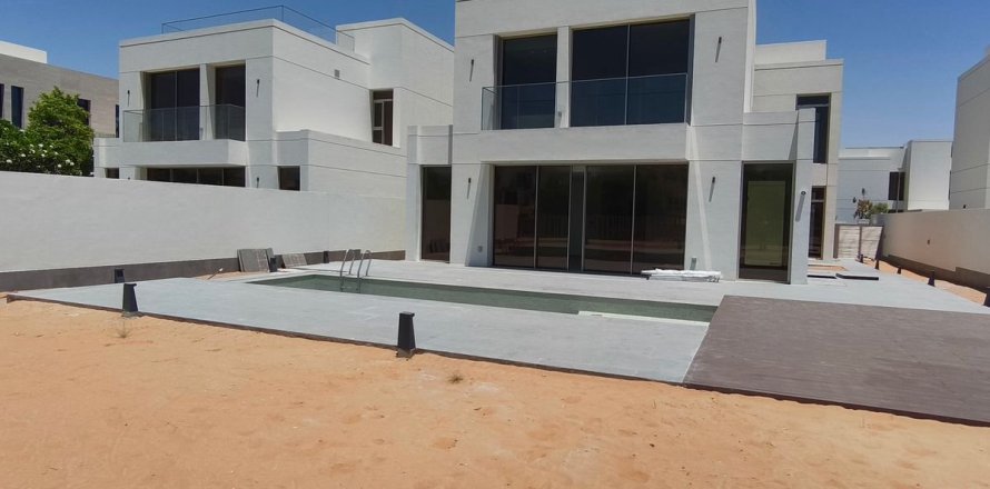 Вилла в Jumeirah Park, Дубай, 5 спален, 707.9м², № 111816