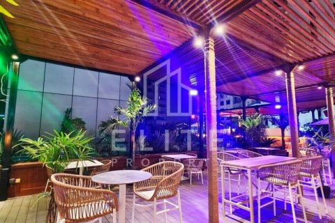 Commercial property in Business Bay, Dubai 528 sq.m. № 38962 - photo 1