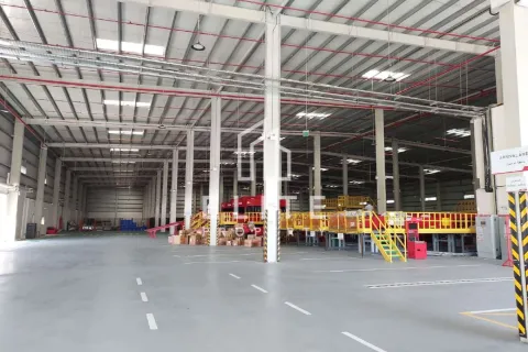 Warehouse in Dubai 7118 sq.m. № 38963 - photo 6