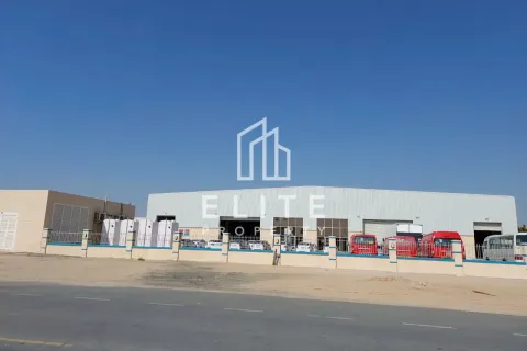 Warehouse in Dubai 7118 sq.m. № 38963 - photo 1
