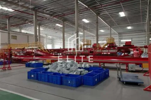 Warehouse in Dubai 7118 sq.m. № 38963 - photo 13