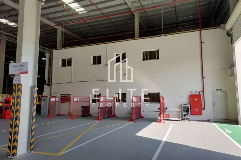 Warehouse in Dubai 7118 sq.m. № 38963 - photo 8