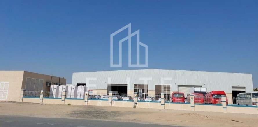 Entrepôt à Dubai, 7118 m², № 38963