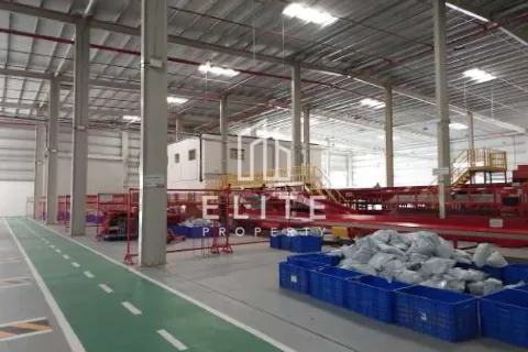 Warehouse in Dubai 7118 sq.m. № 38963 - photo 14