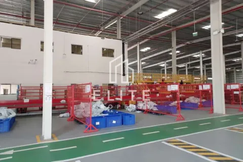 Warehouse in Dubai 7118 sq.m. № 38963 - photo 16
