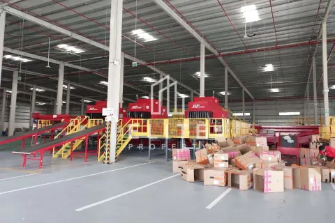 Warehouse in Dubai 7118 sq.m. № 38963 - photo 7