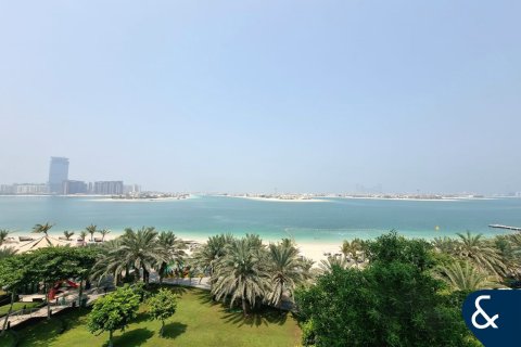 Appartement à The Crescent, Palm Jumeirah, Dubai, 2 chambres, 216 m², № 78892 - photo 1