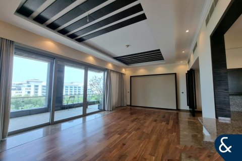 Appartement à The Crescent, Palm Jumeirah, Dubai, 2 chambres, 216 m², № 78892 - photo 3