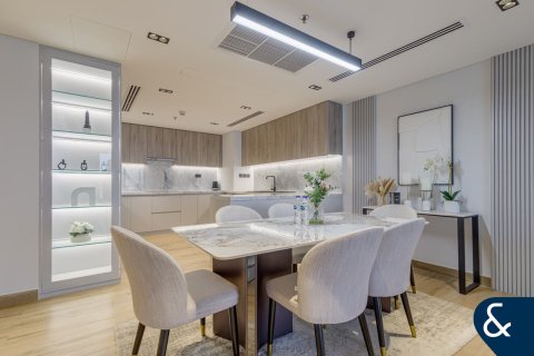 Apartment in Palm Jumeirah, Dubai 3 bedrooms, 267 sq.m. № 78895 - photo 4