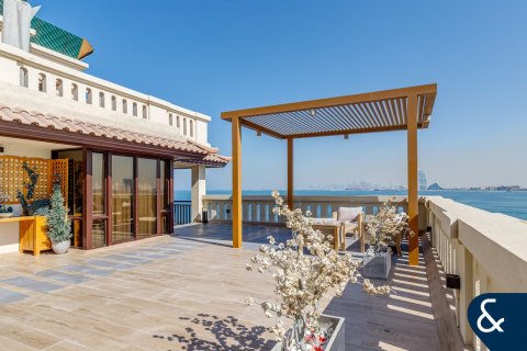 Apartment in Palm Jumeirah, Dubai 3 bedrooms, 267 sq.m. № 78895 - photo 1