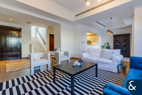 Villa in Mira, Reem, Dubai 3 bedrooms, 218 sq.m. № 78894 - photo 7