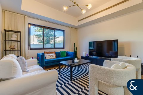 Villa in Mira, Reem, Dubai 3 bedrooms, 218 sq.m. № 78894 - photo 1