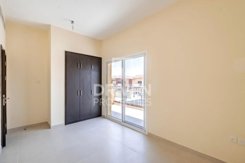 Villa in Dubai Land, Dubai 4 bedrooms, 311 sq.m. № 65794 - photo 6