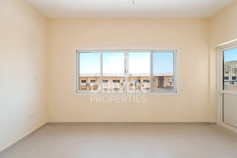 Villa in Dubai Land, Dubai 4 bedrooms, 311 sq.m. № 65794 - photo 12