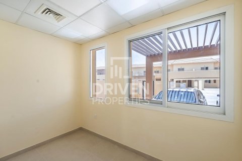 Villa in Dubai Land, Dubai 4 bedrooms, 311 sq.m. № 65794 - photo 16