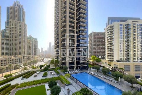 Купить квартиру в BLVD Crescent, Даунтаун Дубай (Даунтаун Бурдж Дубай), Дубай: 2 спальни, 152м², № 65791 - фото 2