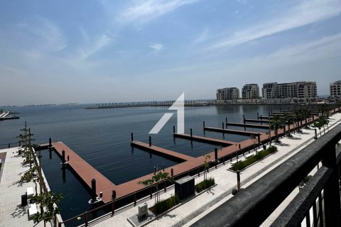 Снять в аренду квартиру в Джумейре, Дубай: 3 спальни, 180.2м², № 48043 - фото 1
