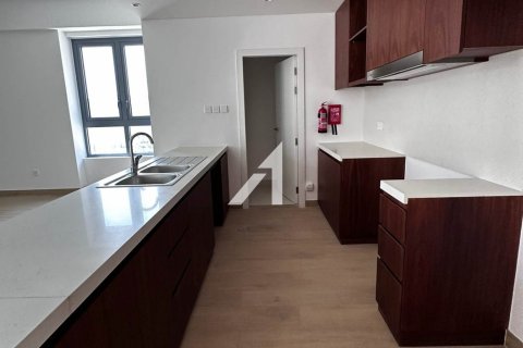 Снять в аренду квартиру в Джумейре, Дубай: 3 спальни, 180.2м², № 48043 - фото 6