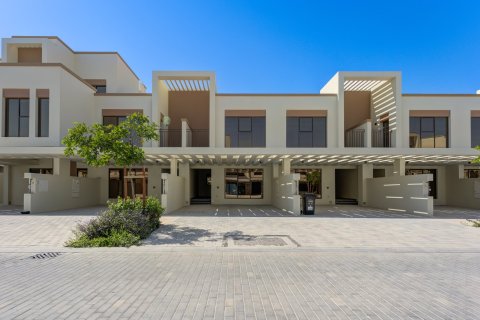 Таунхаус в Damac Lagoons, Дубай, 4 спальни, 144.71м², № 130128