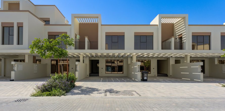 Таунхаус в Damac Lagoons, Дубай, 4 спальни, 144.71м², № 130128