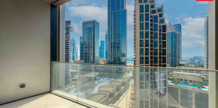 Ático en Dubai, 4 dormitorios, 495.4 m², № 23557
