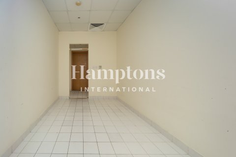 Снять в аренду виллу в Jumeirah Park Homes, Jumeirah Park, Дубай: 4 спальни, 510.00030880м², № 135089 - фото 17