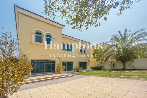 Снять в аренду виллу в Jumeirah Park Homes, Jumeirah Park, Дубай: 4 спальни, 510.00030880м², № 135089 - фото 27