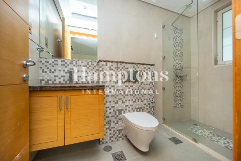 Снять в аренду виллу в Jumeirah Park Homes, Jumeirah Park, Дубай: 4 спальни, 510.00030880м², № 135089 - фото 2