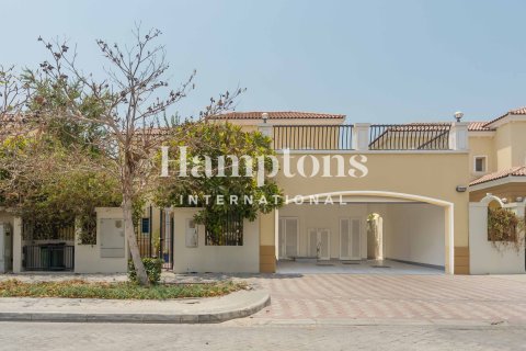 Снять в аренду виллу в Jumeirah Park Homes, Jumeirah Park, Дубай: 4 спальни, 510.00030880м², № 135089 - фото 11