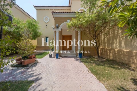 Снять в аренду виллу в Jumeirah Park Homes, Jumeirah Park, Дубай: 4 спальни, 510.00030880м², № 135089 - фото 19