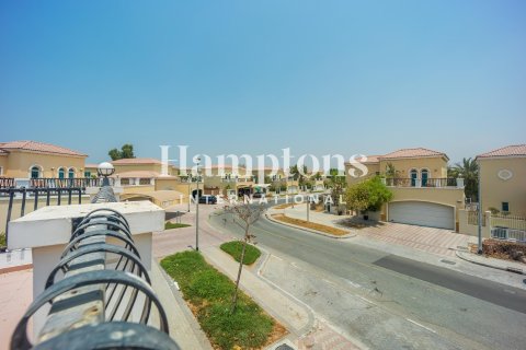 Снять в аренду виллу в Jumeirah Park Homes, Jumeirah Park, Дубай: 4 спальни, 510.00030880м², № 135089 - фото 18