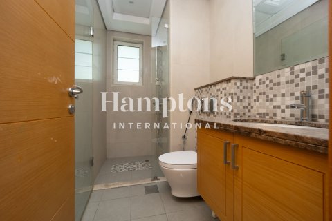 Снять в аренду виллу в Jumeirah Park Homes, Jumeirah Park, Дубай: 4 спальни, 510.00030880м², № 135089 - фото 7