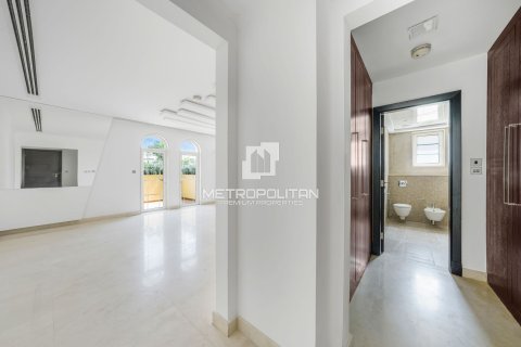 Villa en Jumeirah Park, Dubai, 4 dormitorios, 660 m², № 73195 - foto 17