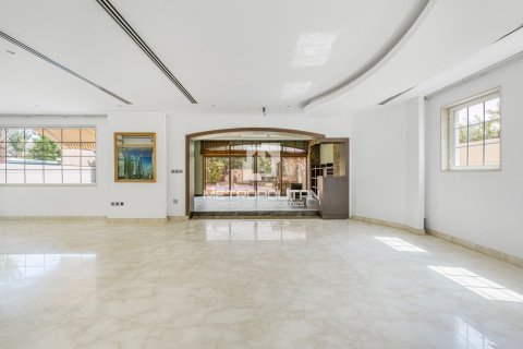 Villa en Jumeirah Park, Dubai, 4 dormitorios, 660 m², № 73195 - foto 2
