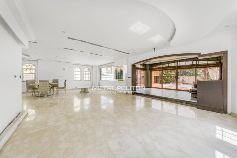 Villa en Jumeirah Park, Dubai, 4 dormitorios, 660 m², № 73195 - foto 1