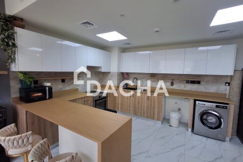 Townhouse in Dubai Land, Dubai 3 bedrooms, 140 sq.m. № 105827 - photo 15