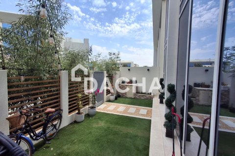Townhouse in Dubai Land, Dubai 3 bedrooms, 140 sq.m. № 105827 - photo 10